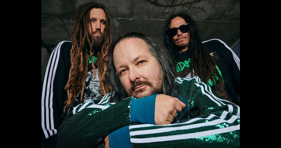 Korn revela sua nova coleção de roupas e acessórios da Adidas