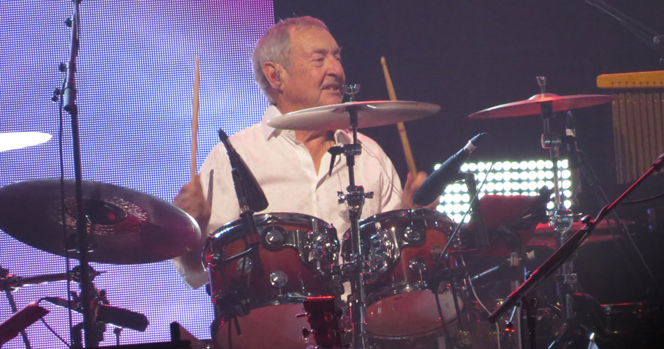 Nick Mason, baterista do Pink Floyd, sugere usar IA para substituir ex-integrantes da banda