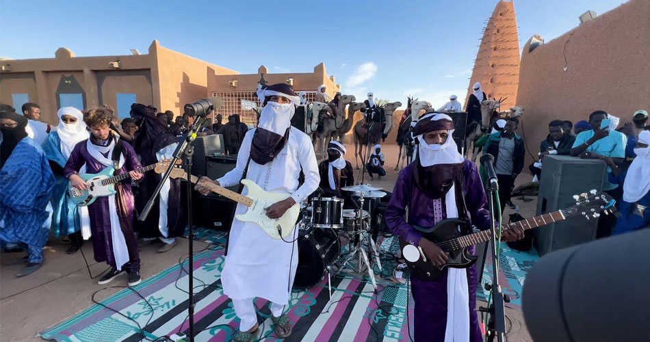 Mdou Moctar: banda que luta contra governos corruptos libera icônica performance ao vivo