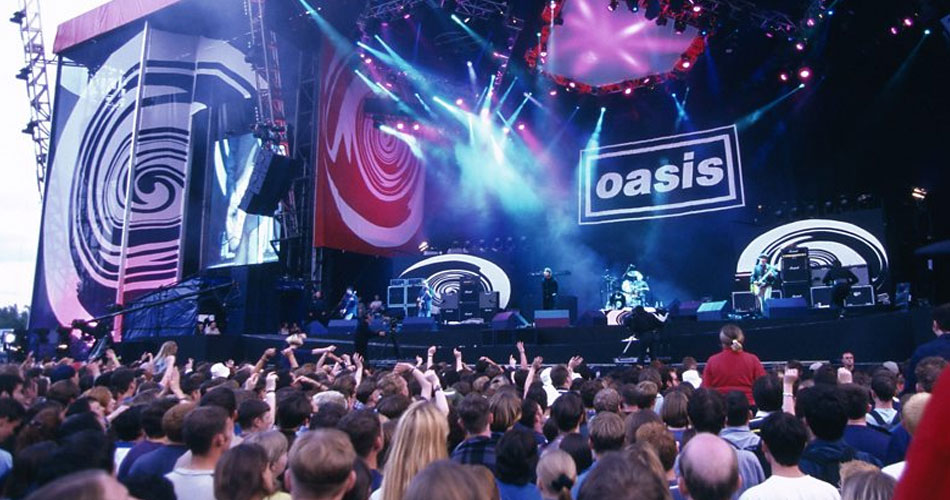 Oasis publica vídeo para “povo do Brasil” e diz que “Carnaval chegou cedo”