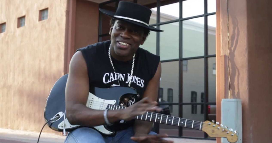 Carvin Jones, eleito um dos 50 maiores guitarristas de blues de todos os tempos, chega ao Brasil para quatro shows em novembro