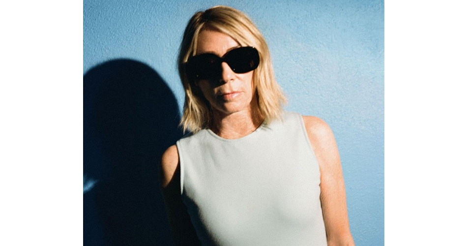 Kim Gordon lança edição deluxe digital do álbum “The Collective”