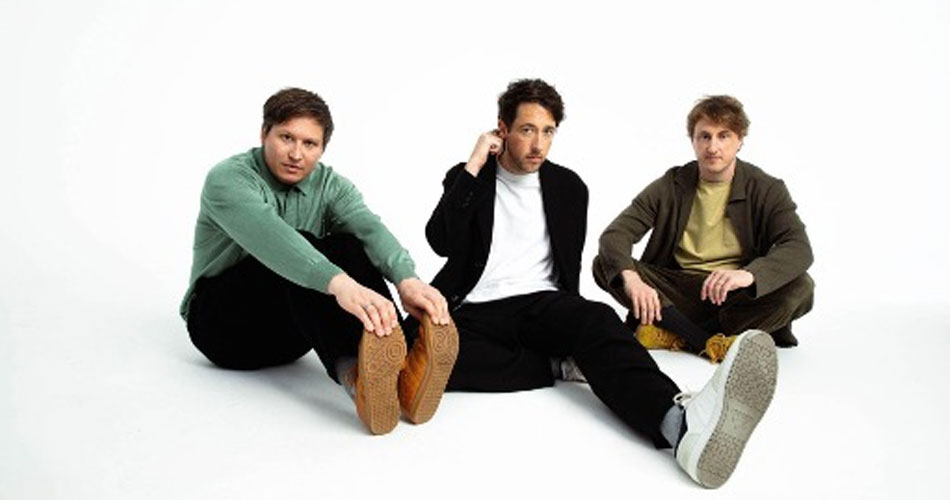 Lenda do indie rock, The Wombats retorna com single antissocial