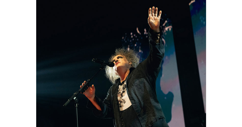 The Cure lança 1º álbum de inéditas em 16 anos e transmite show ao vivo